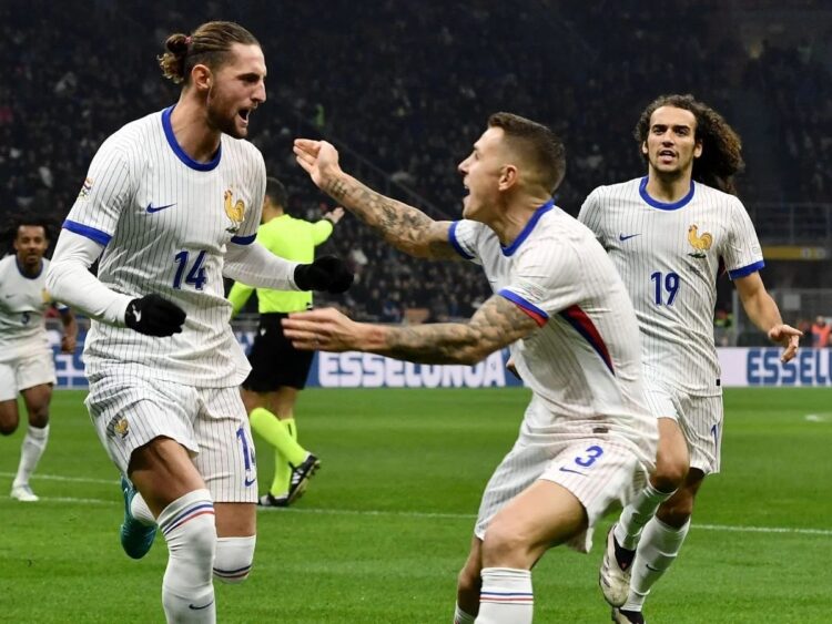 Francia gana 3-1 en Italia y se hace con el liderato de su grupo