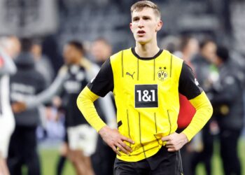 Eintracht hunde al Dortmund en una crisis pese a la ausencia de Marmoush