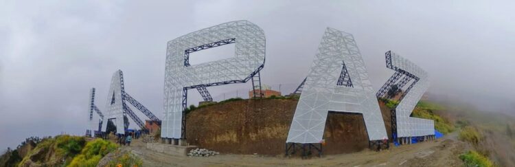 La Alcaldía realizó el colocado de un letrero en un lugar propenso a deslizamientos.