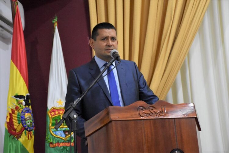 Evismo denuncia que el ‘autoprorrogado’ Yván Espada busca la presidencia del TCP