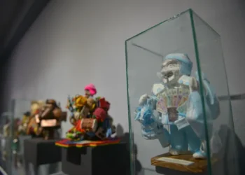 El Museo Costumbrista Juan de Vargas exhibe un museo hecho con barbijos.