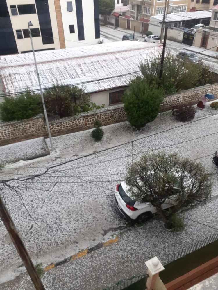 https://www.la-razon.com/sociedad/2025/03/23/una-intensa-granizada-cae-en-el-alto-y-afecta-negocios-y-zonas-de-la-ciudad/
