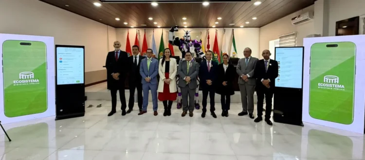 Autoridades de la Fiscalía durante la presentación del sistema ROMA: FOTO: Fiscalía General del Estado