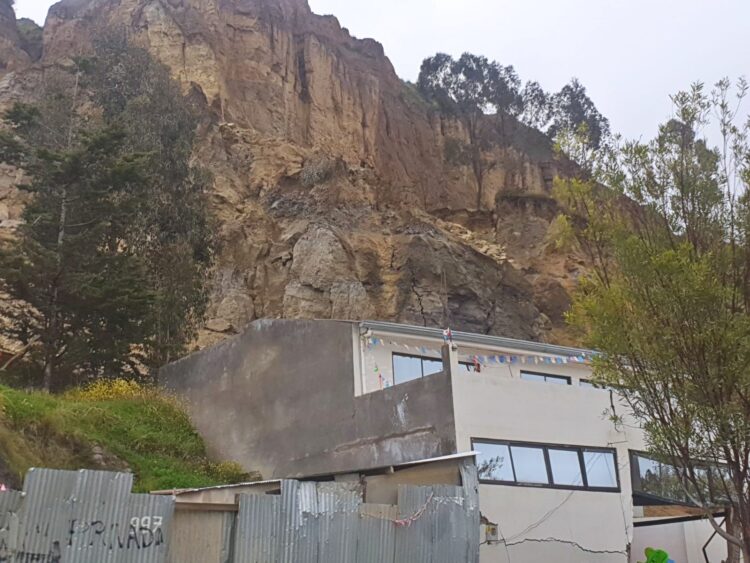 Cuatro taludes amenazan con deslizarse en la zona Codavisa de La Paz.