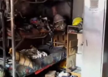 un cortocircuito causó un incendio en la unidad de Bomberos de Quillacollo, Cochabamba.