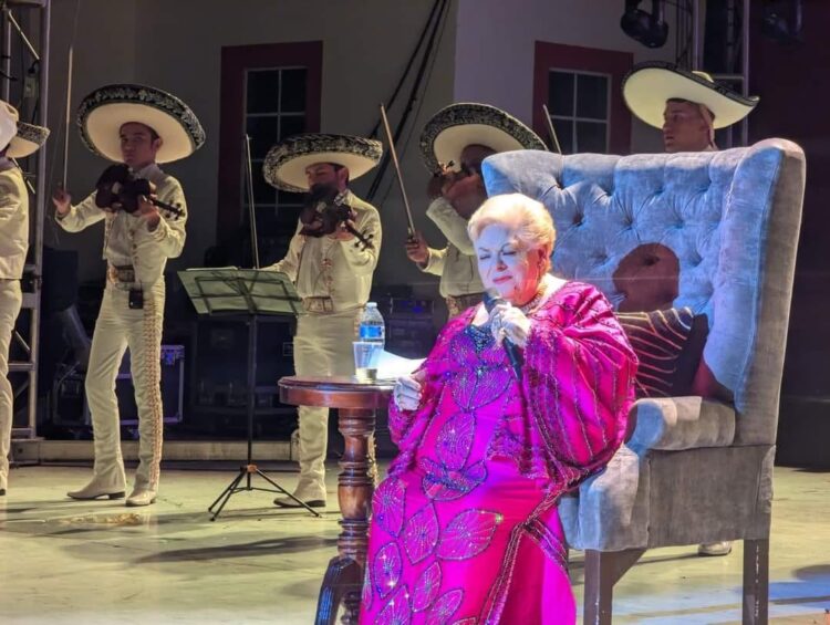 Paquita en una de sus presentaciones