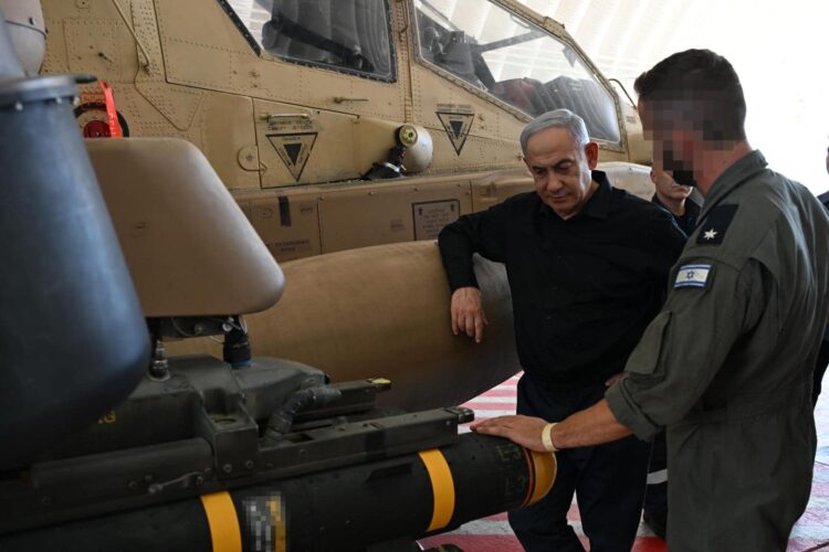 Netanyahu visitó la base la base militar de Binyamina