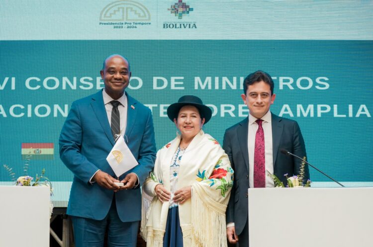 Bolivia traspasa la Presidencia Pro Tempore de CAN a Colombia
