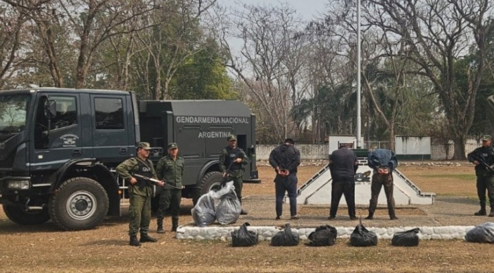 Ministra argentina Bullrich dice que la Gendarmería se enfrentó a tiros con narcomochileros bolivianos