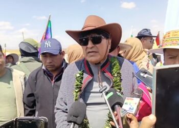 Evo dice que destituyeron a jefes policiales por no querer salir a reprimir