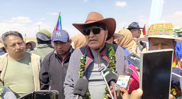 Evo dice que destituyeron a jefes policiales por no querer salir a reprimir