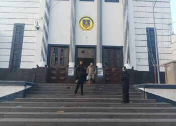 Tras marcha evista, Defensa denuncia destrozos en unidad educativa de la Armada Boliviana