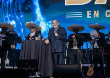 El cantautor argentino se despidió de los escenarios con un emotivo concierto.