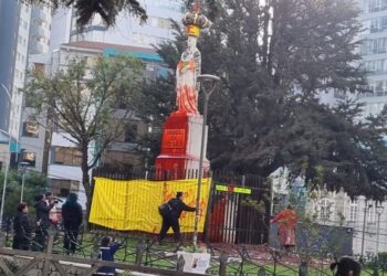 La Alcaldía condena el ataque al ornato público de la plaza Isabel la Católica