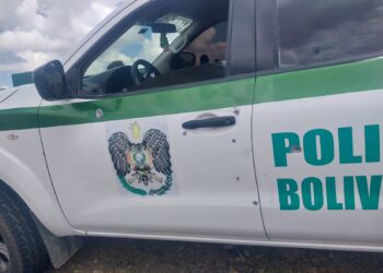 La Policía denuncia ataque de bloqueadores en la carretera Oruro-Potosí