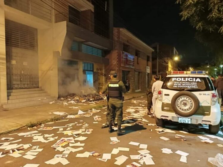Evo denuncia saqueo de su sede sindical en Cochabamba