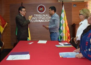 Siles exhorta a magistrados a reunirse y resolver el ‘problema’ de la presidencia del TCP