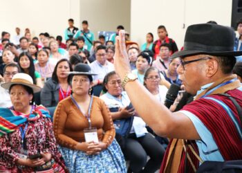 Congreso de Educación acuerda modificar la malla curricular y subir a 33% presupuesto.