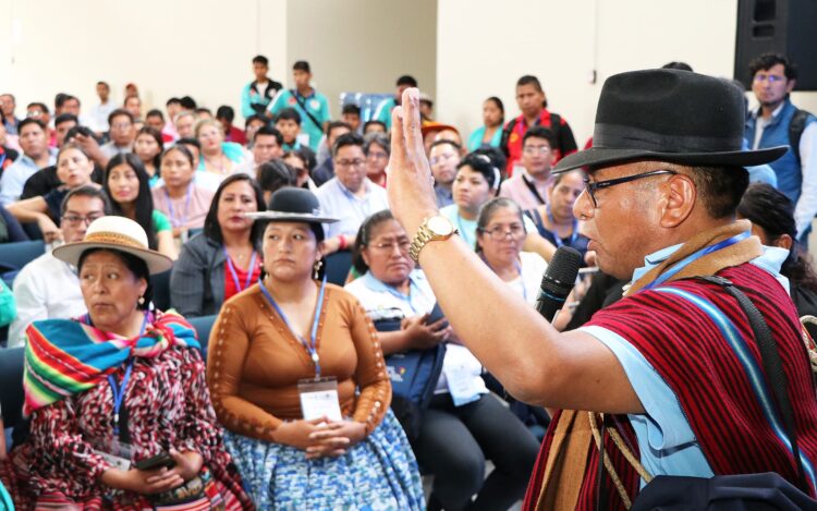 Congreso de Educación acuerda modificar la malla curricular y subir a 33% presupuesto.