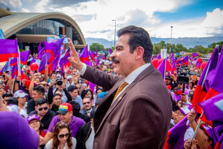 El domingo, Manfred Reyes será proclamado como candidato para las presidenciales en Cochabamba