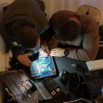Agentes de Europol hallaron varios dispositivos electrónicos