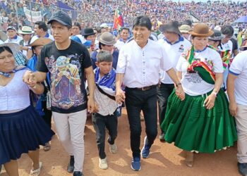 Chávez dice que Evo volverá a recorrer el país cuando se deje de lado la persecución política