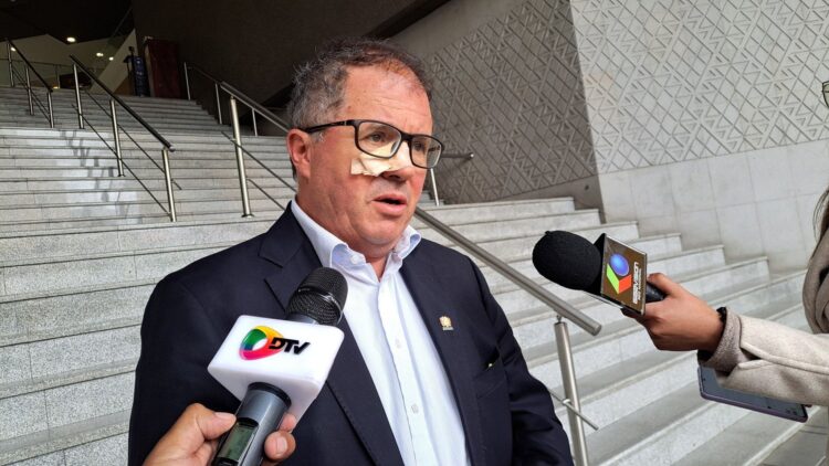 Fiscalía admite denuncia contra diputado Aliaga por agredir a su colega Roca