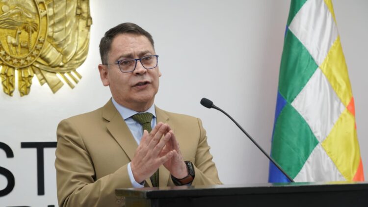 El Gobierno denuncia llegada de colombianos para proteger a Evo