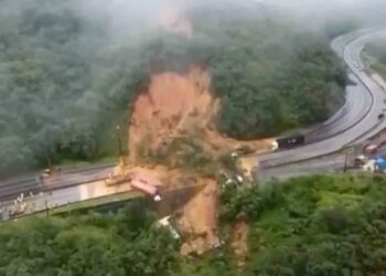 El deslave afectó una carretera