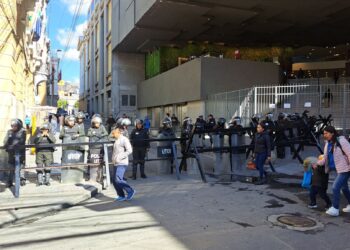 Diputado evista reprocha al Gobierno por instruir operativo policial para cerrar los accesos a la plaza Murillo