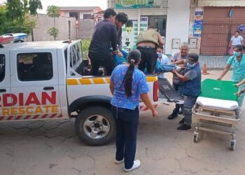 Una de las personas fue trasladada a un hospital