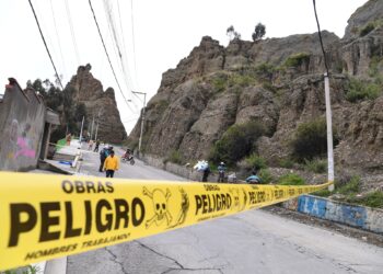 La avenida Marcelo Quiroga Santa Cruz está inhabilitada.