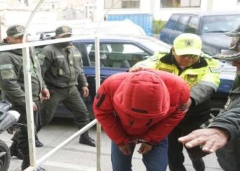 El conductor del minibús que atropelló a cinco personas en la calle Jenaro Sanjinés fue aprehendido.
