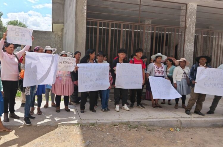 Justicia dicta medidas sustitutas a mujeres que atacaron la caravana del presidente Arce