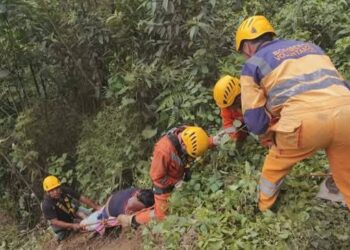 Los voluntarios del SAR-Caranavi rescataron a los heridos