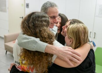 Se reencontraron con sus familias