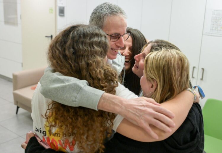 Se reencontraron con sus familias