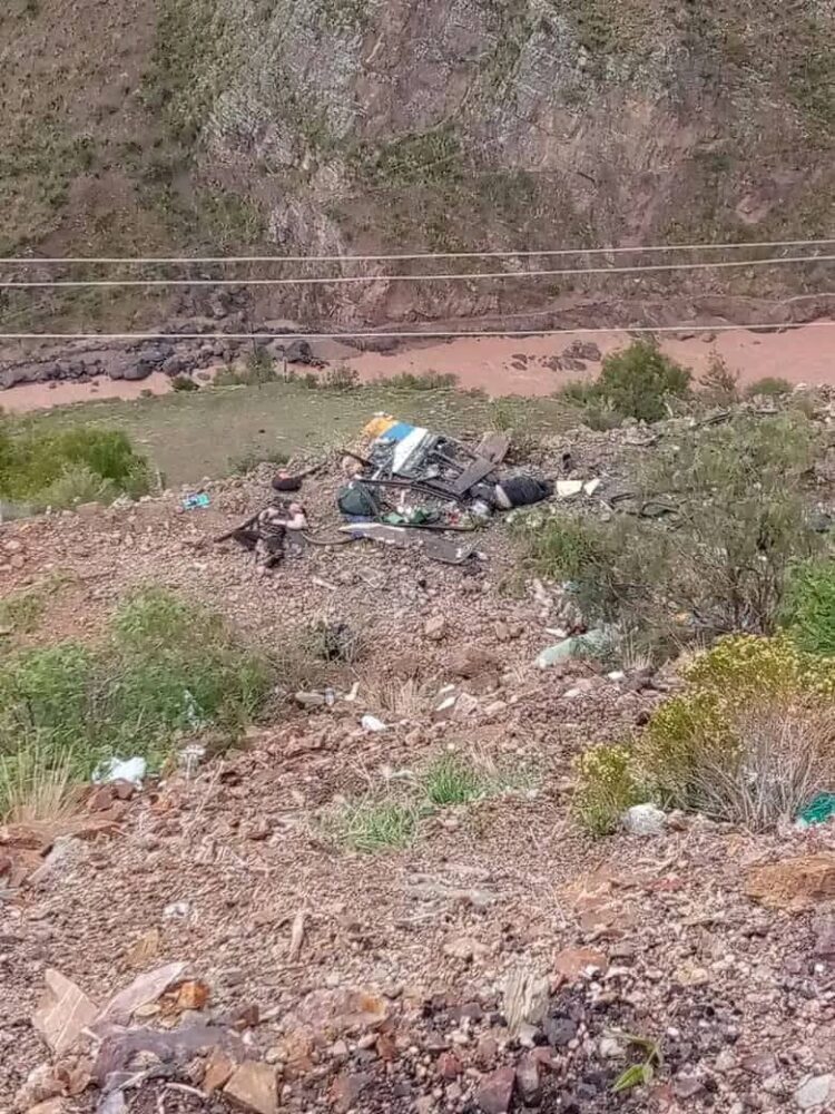 La puerta del bus accidentado