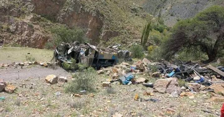 Un bus de transporte interdepartamental cayó al barranco.