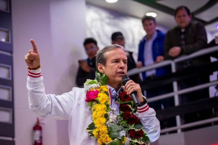 Tuto desafía a Morales a fijar fecha y hora para debatir en el Trópico, pero sobre su inhabilitación