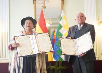 El TSE y la Cancillería firman una adenda de cooperación para garantizar la votación en el exterior