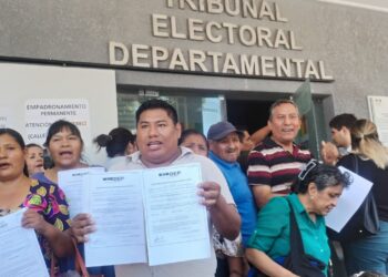 En Santa Cruz 186 personas renunciaron al MAS el lunes