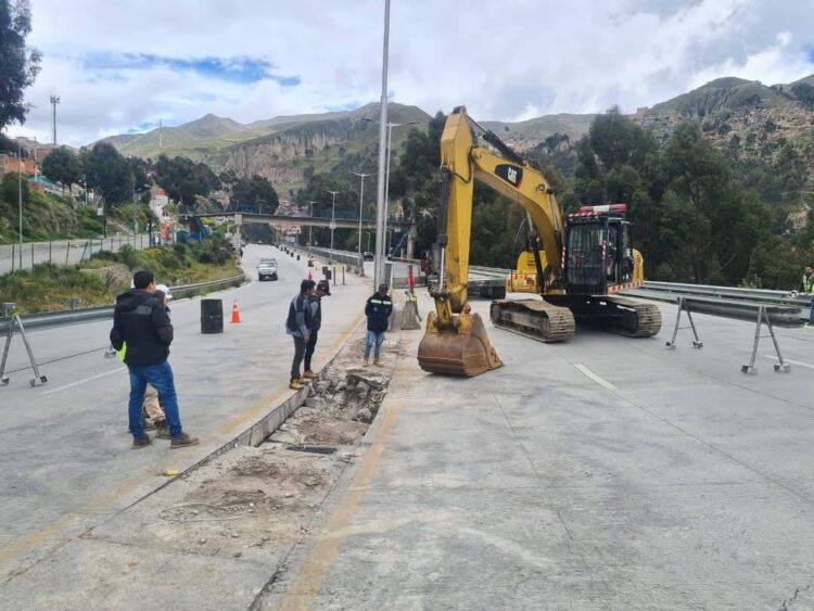 Desde este jueves, un carril de la autopista La Paz - El Alto será cerrado.