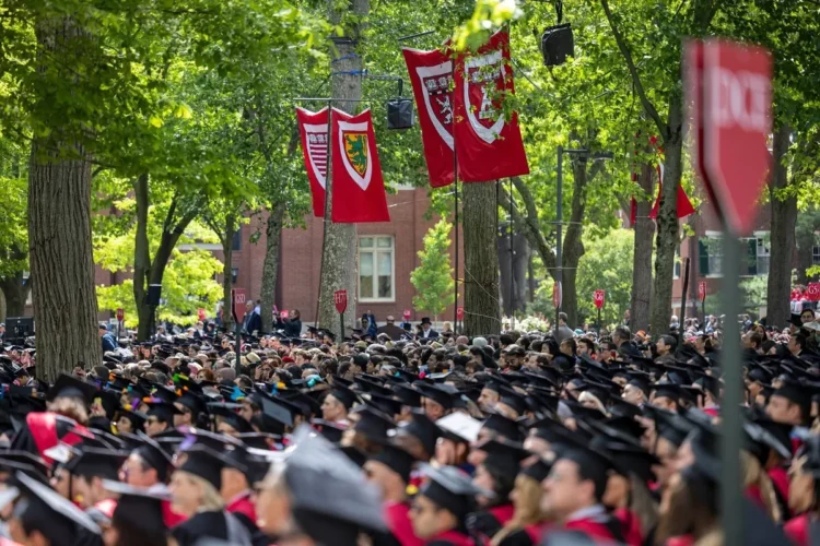 Harvard está en la mira del gobierno de Trump/RRSS Harvard
