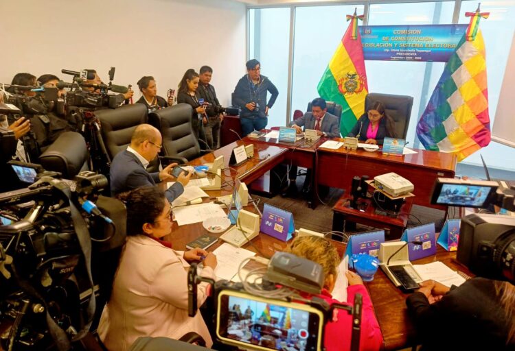 Comisión de Constitución tratará este martes ley electoral de debate público y obligatorio