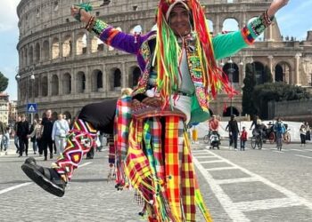 Los residentes bolivianos promocionaron danzas bolivianas