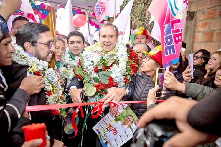 Tuto: Cuando sea presidente voy a ‘agarrar del cuello’ a los que fueron palos blancos de Evo y García Linera