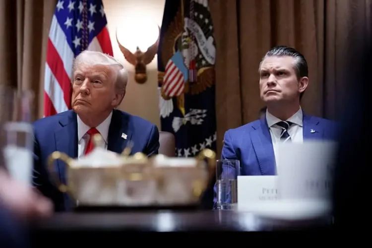 El secretario de Defensa estadounidense, Pete Hegseth y Donald Trump/ RRSS Hegseth