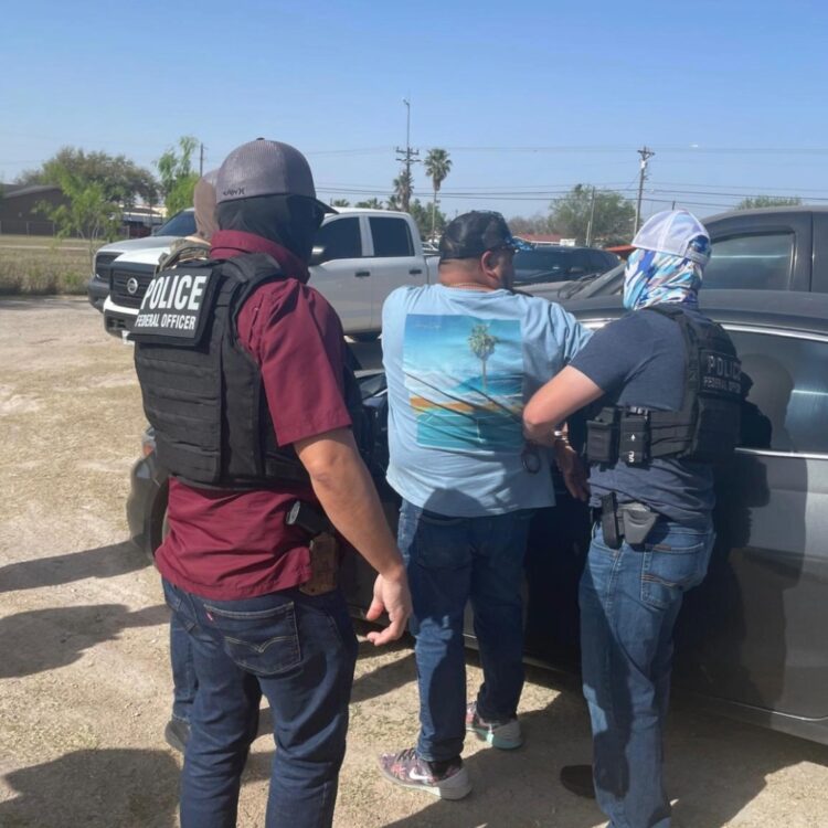 El ICE continúa con las redadas contra los migrantes