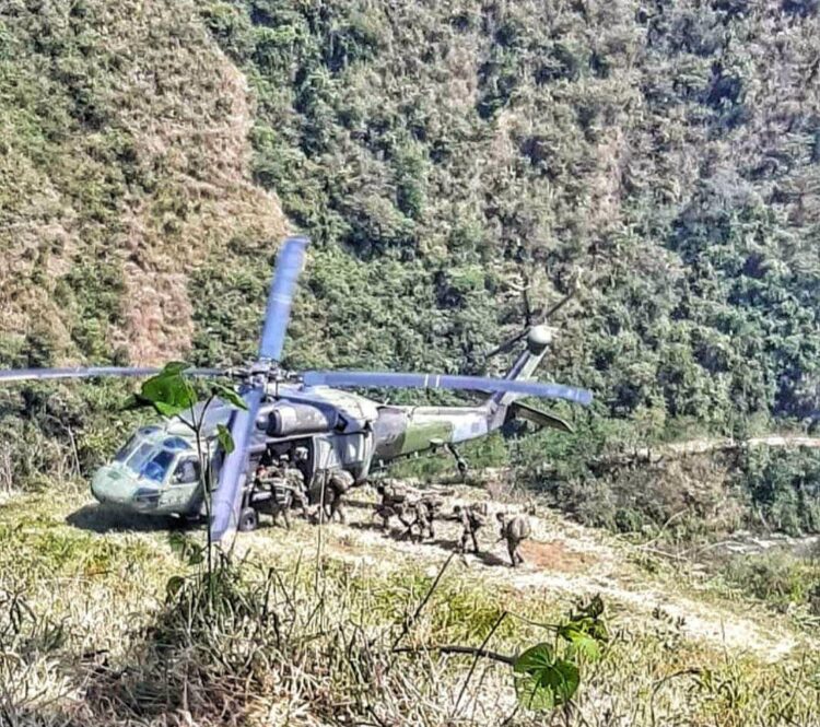 Los militares realizaron un operativo en la selva